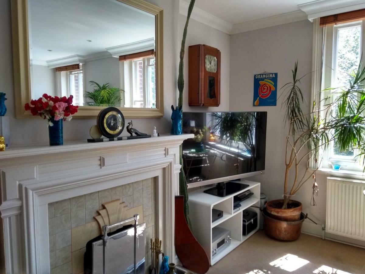 Stunning Retro Apartment In Central 브라이턴 외부 사진